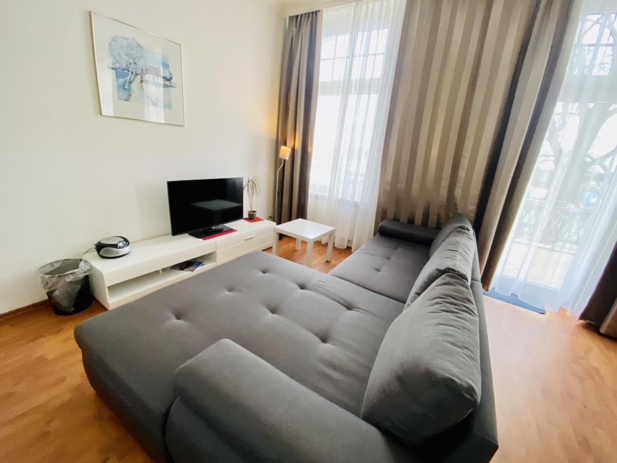 Doppelzimmer Humidor, Direkt Am Alten Strom Rostock Exterior photo